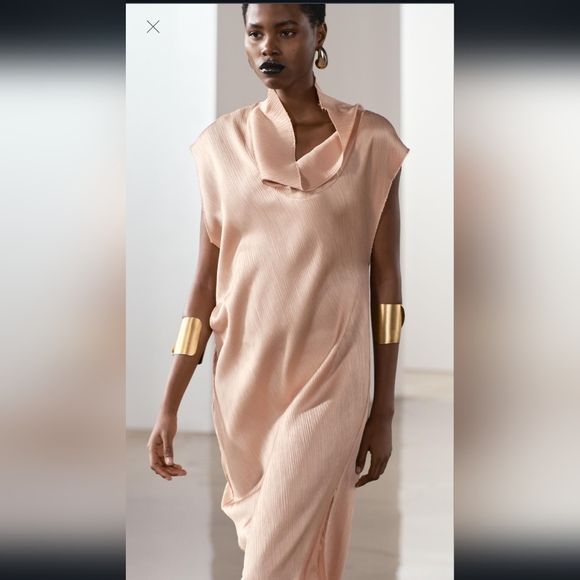 ZARA PLEATED TEXTURED BLUSH/GOLD MIDI COWL NECKLINE DRESS ✨️SIZE S✨️ - Picture 2 of 5